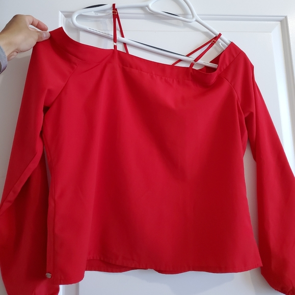 GUESS Red off the shoulder long sleeve - Picture 3 of 4
